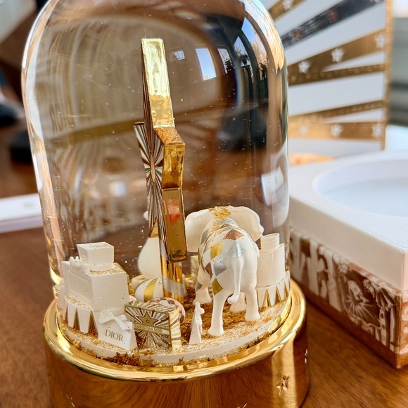 2025 Dior Circus of Dreams Snowglobe NEW IN BOX; SEALED; GIFTABLE - Picture 9 of 12